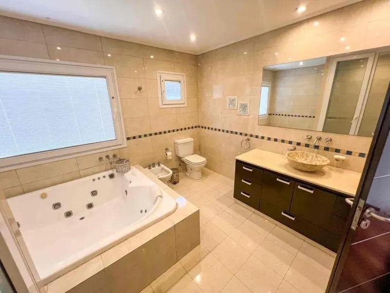 Venta Casa 6 ambientes pileta y quincho en Echeverría del Lago canning — foto 11