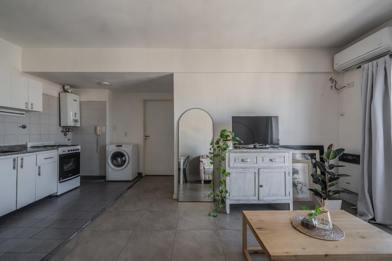Departamento de dos ambientes, piso alto, muy Luminoso. — foto 8
