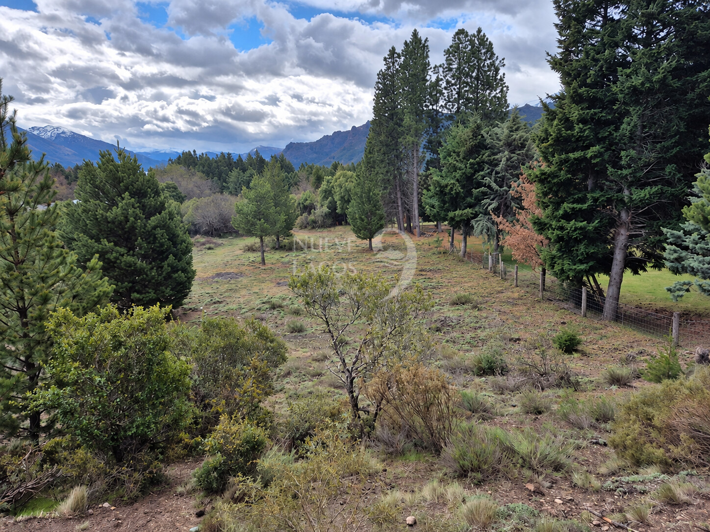 Venta de lote con fondo de espacio verde en Villa Lago Meliquina - 1