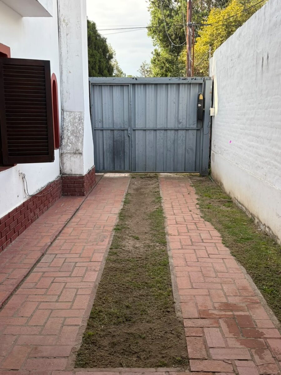 VENTA CASA 5 DORMITORIOS ZONA VILLA WALCARDE - 36