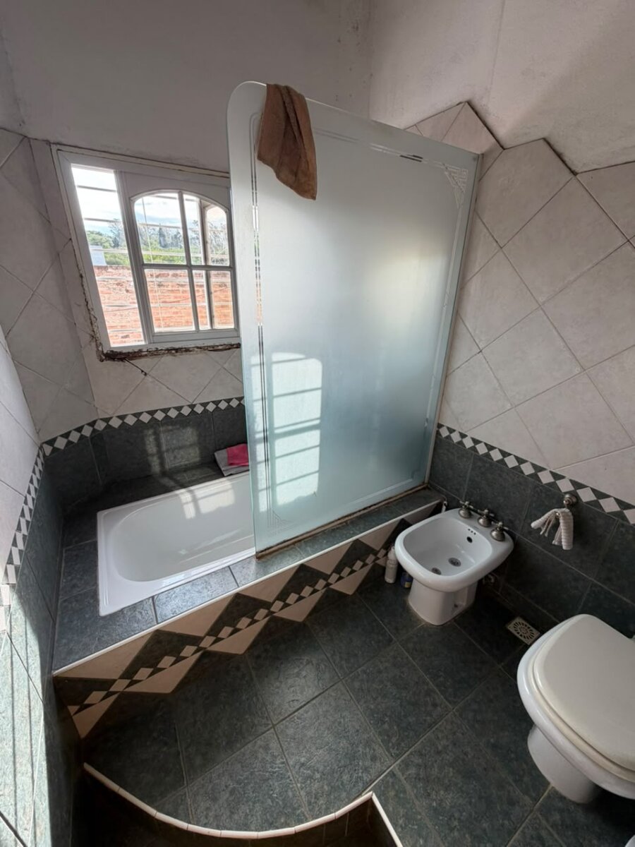 VENTA CASA 5 DORMITORIOS ZONA VILLA WALCARDE - 25