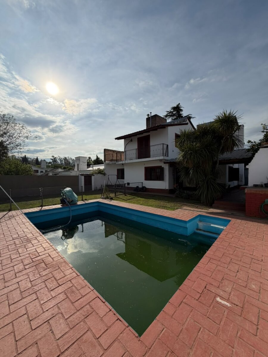 VENTA CASA 5 DORMITORIOS ZONA VILLA WALCARDE - 35