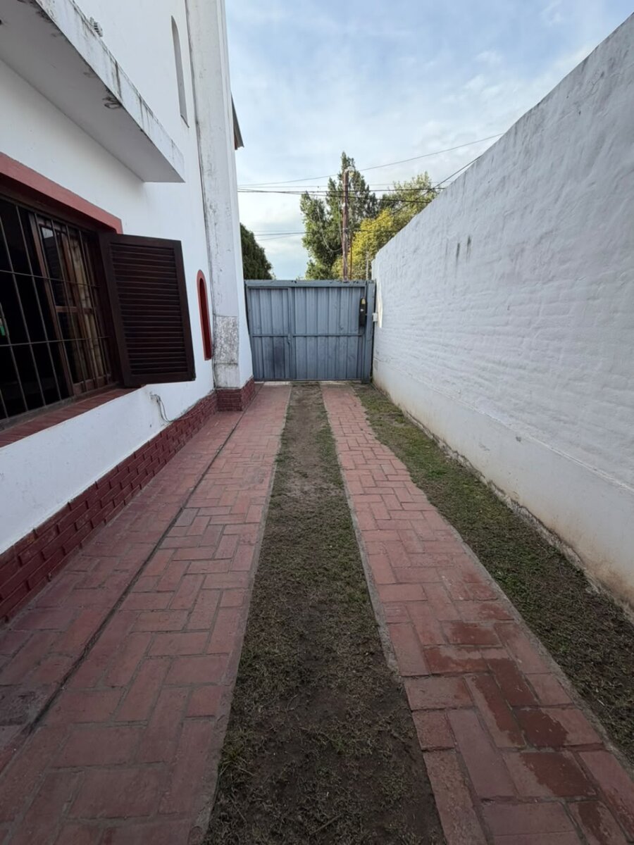 VENTA CASA 5 DORMITORIOS ZONA VILLA WALCARDE - 29