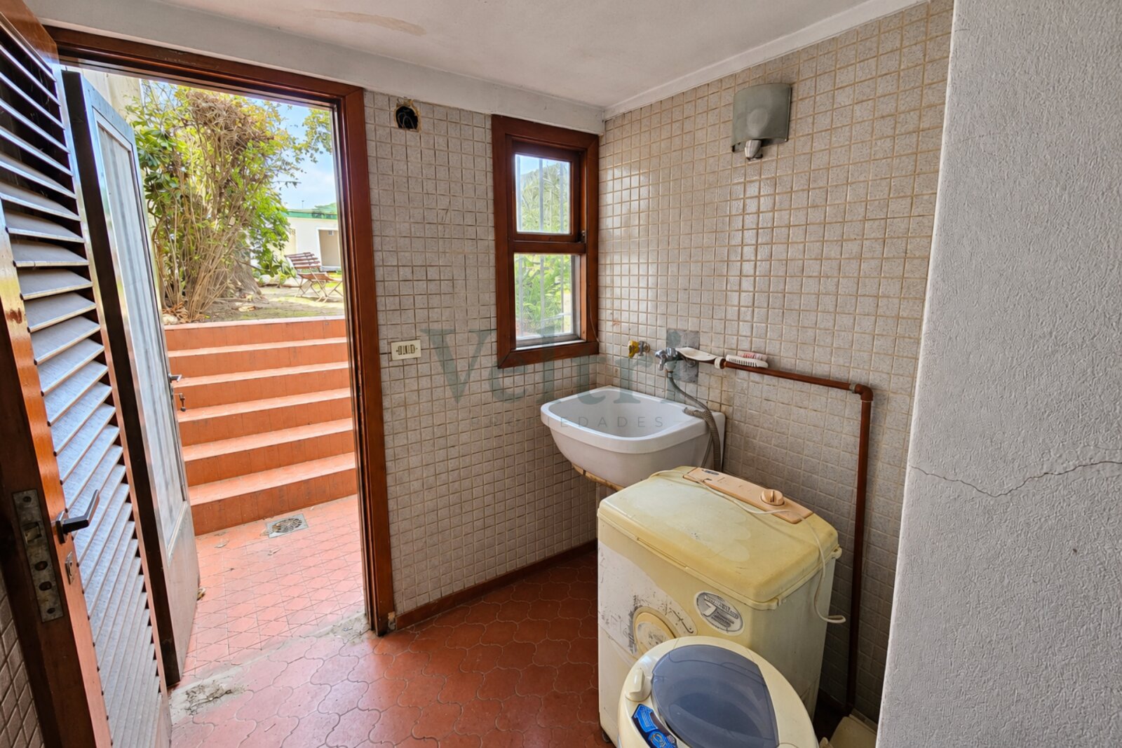 VENTA CASA DE 4 AMBIENTES CON JARDÍN, QUINCHO Y PILETA EN BERNAL - 17