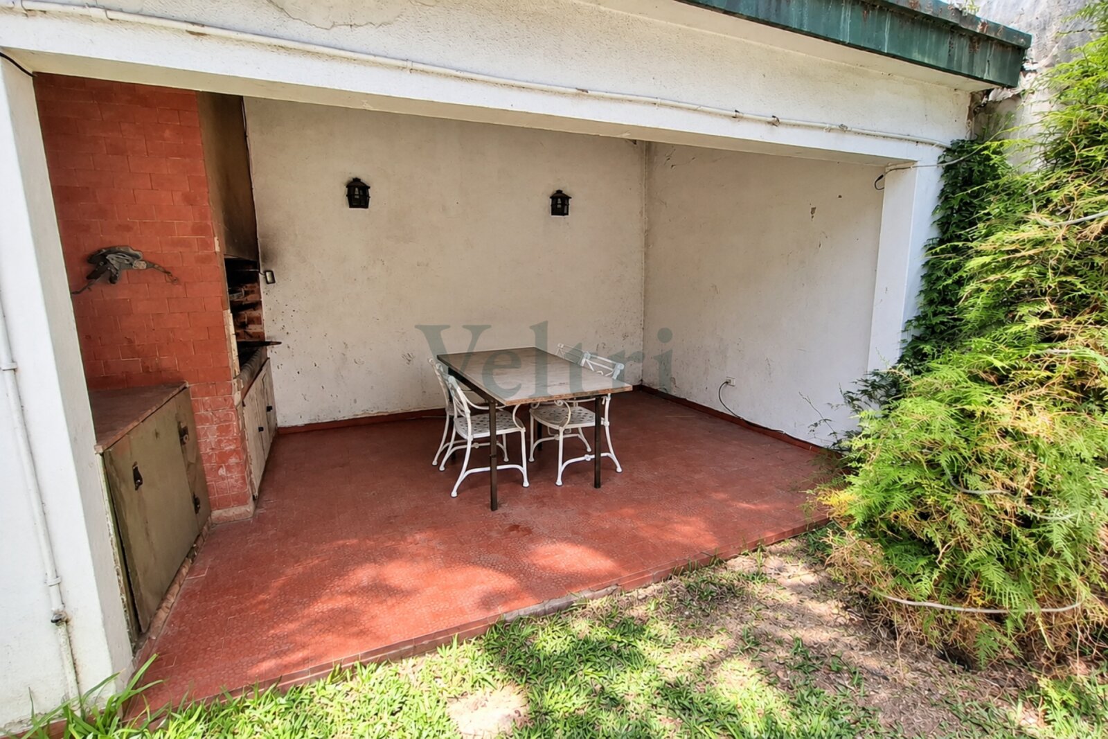 VENTA CASA DE 4 AMBIENTES CON JARDÍN, QUINCHO Y PILETA EN BERNAL - 16