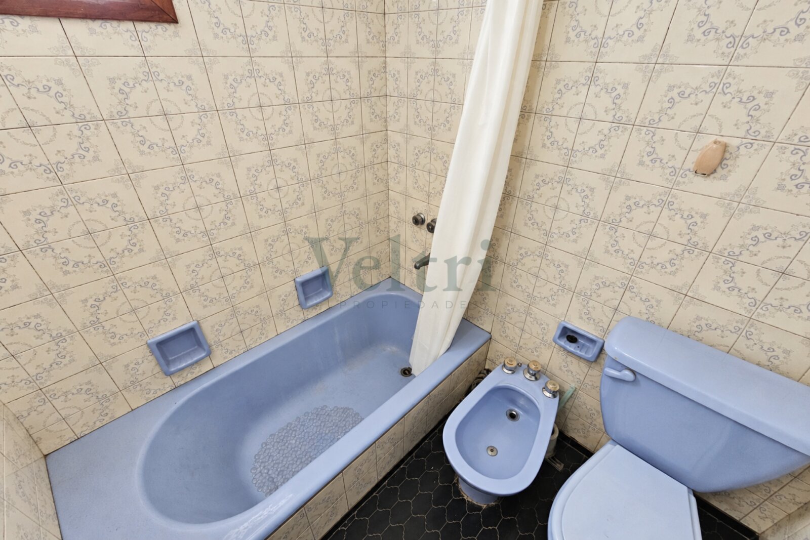 VENTA CASA DE 4 AMBIENTES CON JARDÍN, QUINCHO Y PILETA EN BERNAL - 24