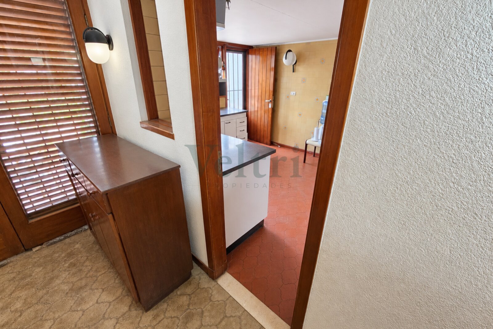 VENTA CASA DE 4 AMBIENTES CON JARDÍN, QUINCHO Y PILETA EN BERNAL — foto 9