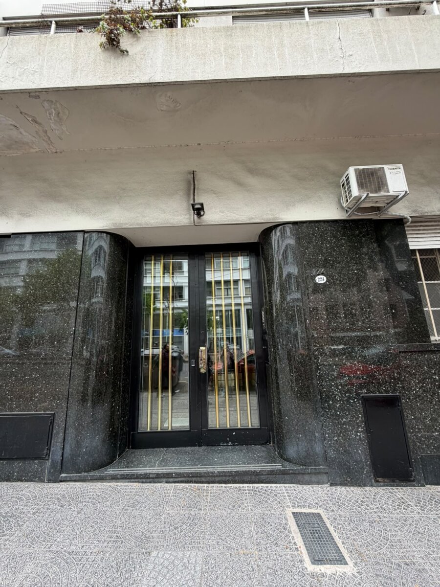 Excelente departamento tres ambientes en venta en Barracas — foto 2