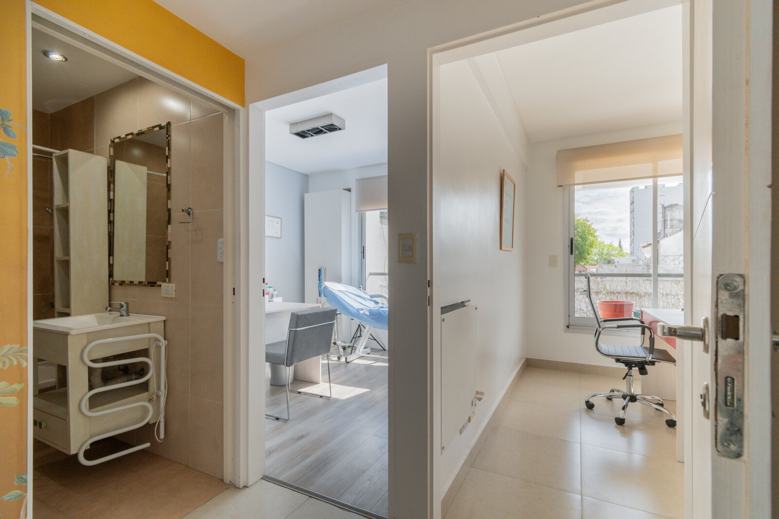 Departamento de 2 ambientes con patio cubierto. Apto crédito. Apto profesional — foto 13