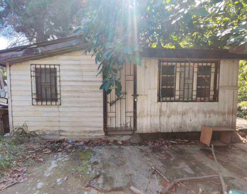Sitio 670 m² con frutales y casa a reparar