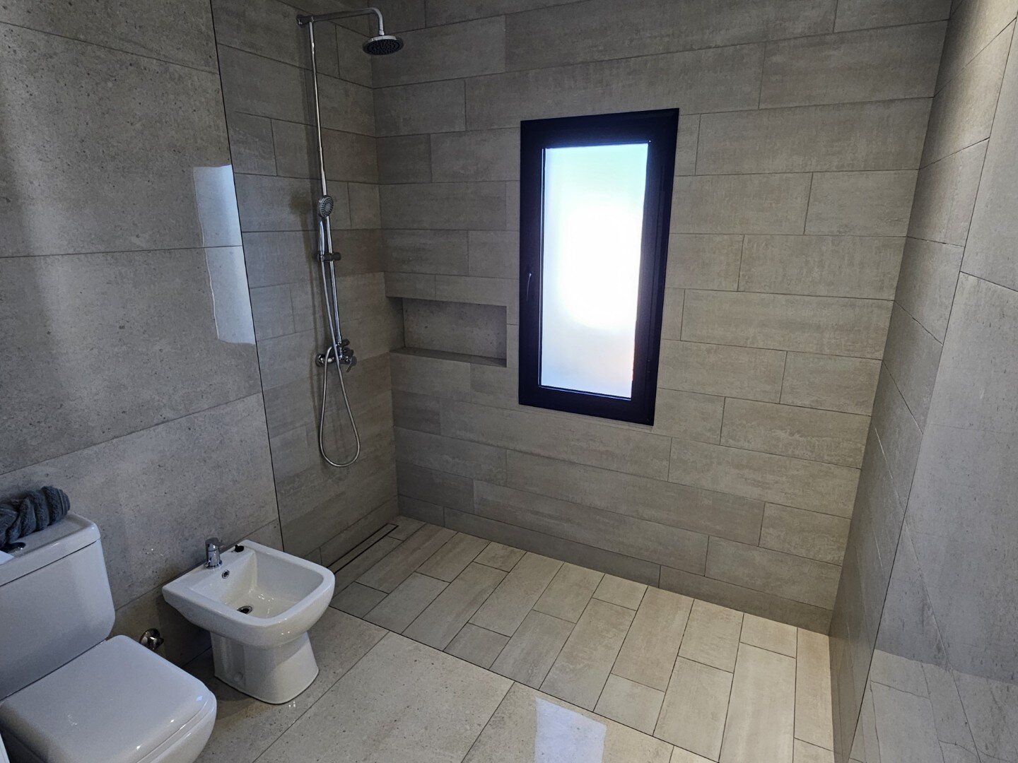 Casa moderna y funcional de dos plantas, cuatro dormitorios y cuatro baños - 26
