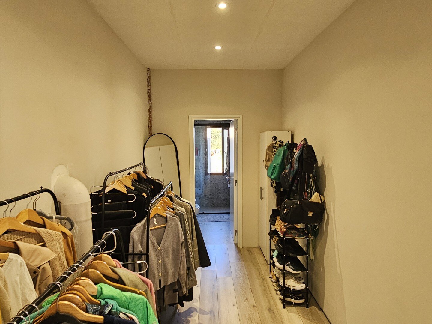 Casa moderna y funcional de dos plantas, cuatro dormitorios y cuatro baños - 27