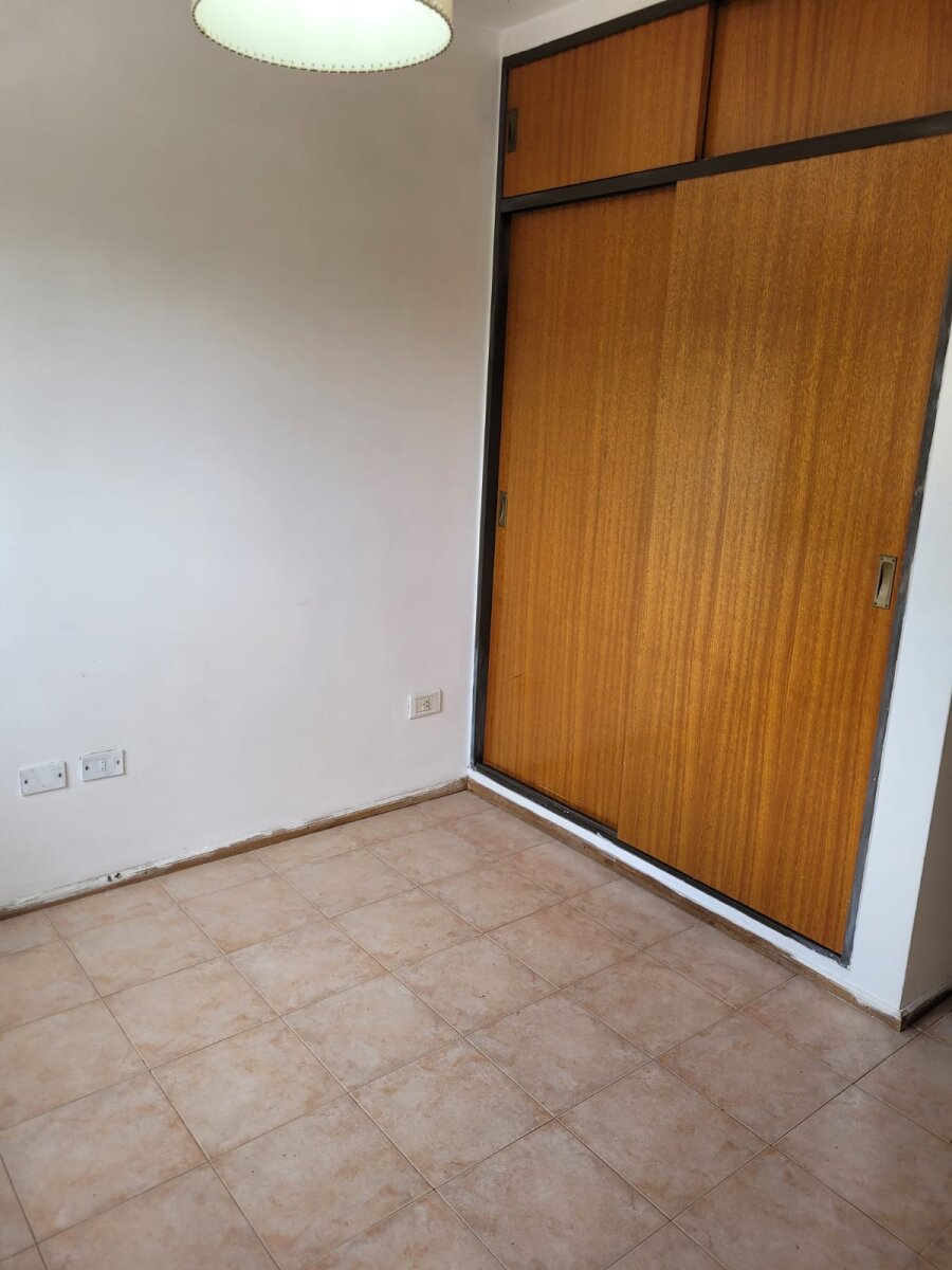 UN DORMITORIOLUMINOSO. LAPRIDA 1565 — foto 6