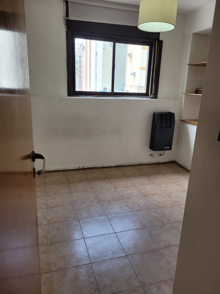 UN DORMITORIOLUMINOSO. LAPRIDA 1565 — foto 5