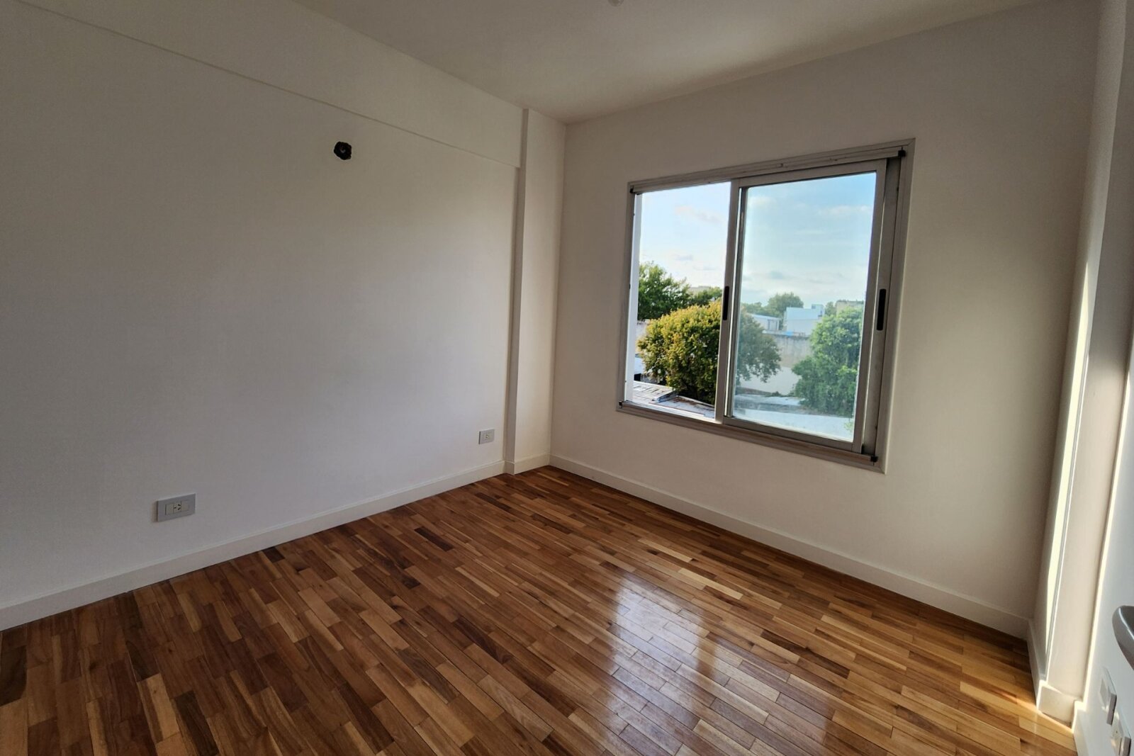ALQUILER QUILMES ESTE DEPTO 2 AMBIENTES C/ COCHERA - 20