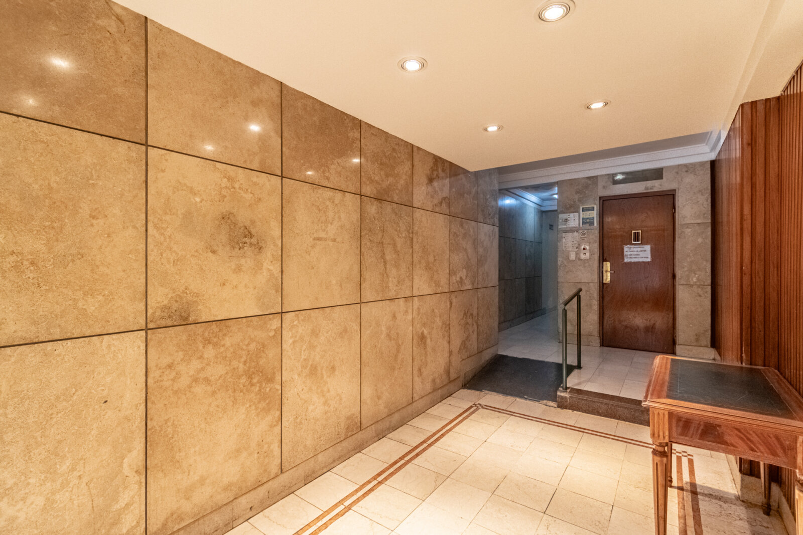 Venta departamento de dos ambientes en Esmeralda 700, San Nicolás - 13
