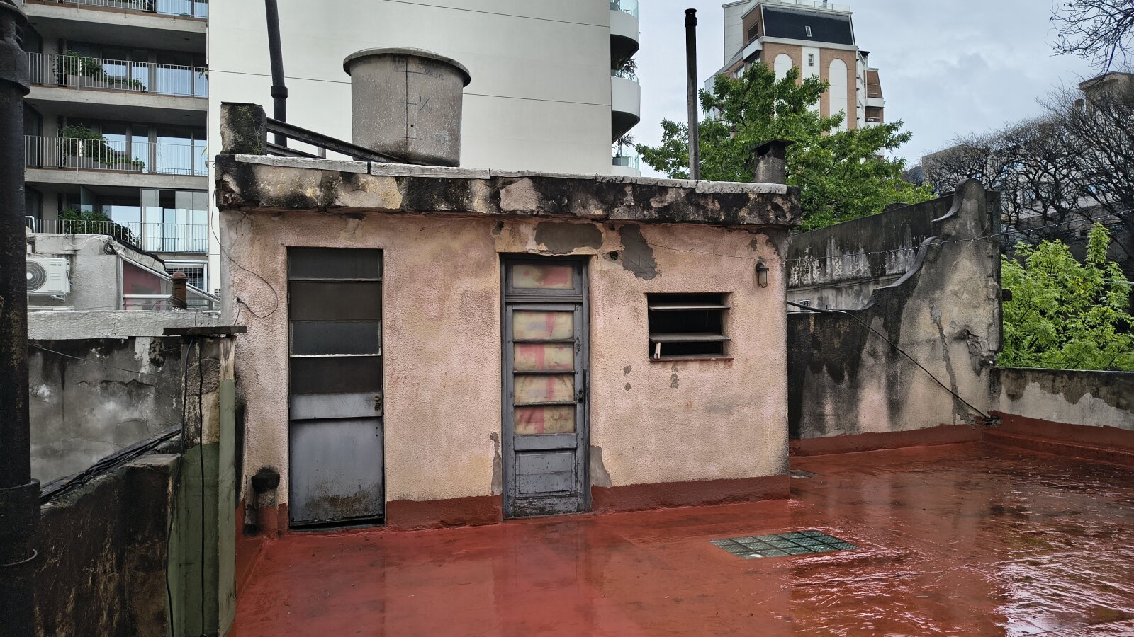 Venta PH con local - 24