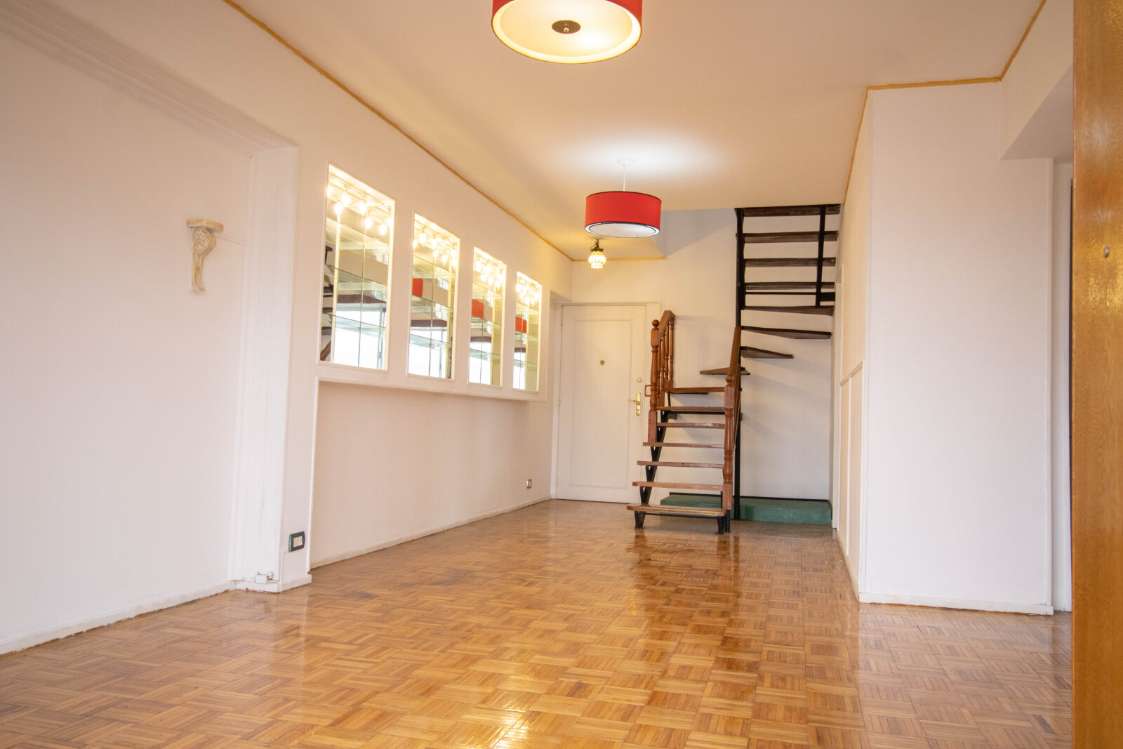 Luminoso Departamento Duplex con balcón terraza y vista panorámica - Seguridad 24hs - 152m² - Ramos Mejía — foto 3