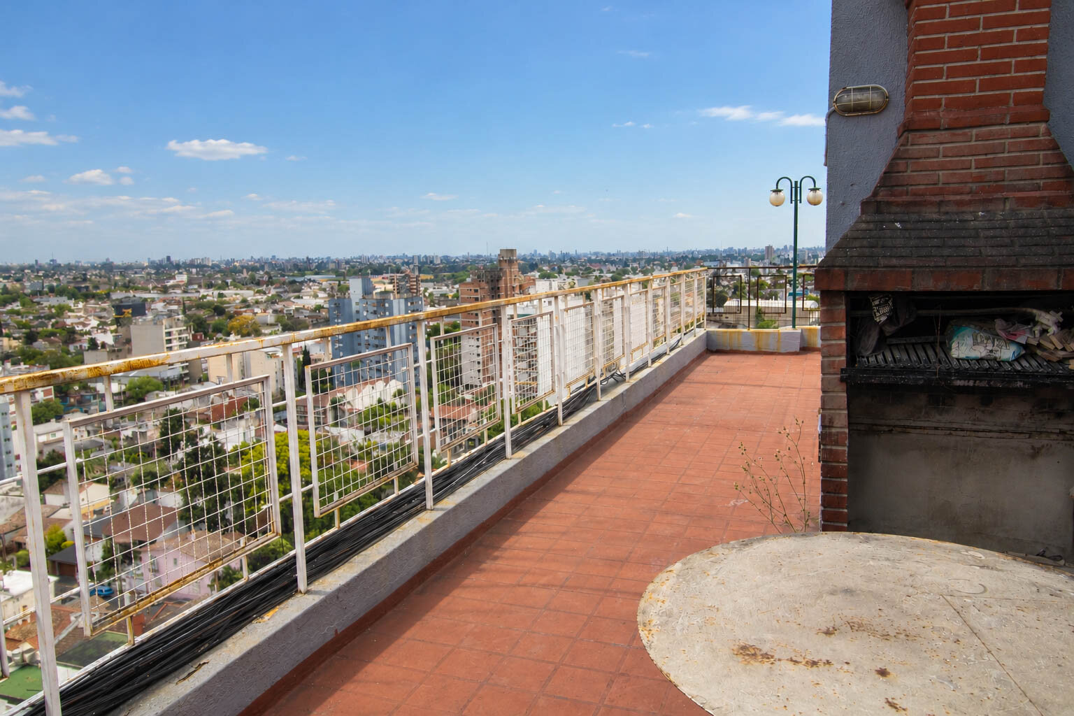 Luminoso Departamento Duplex con balcón terraza y vista panorámica - Seguridad 24hs - 152m² - Ramos Mejía