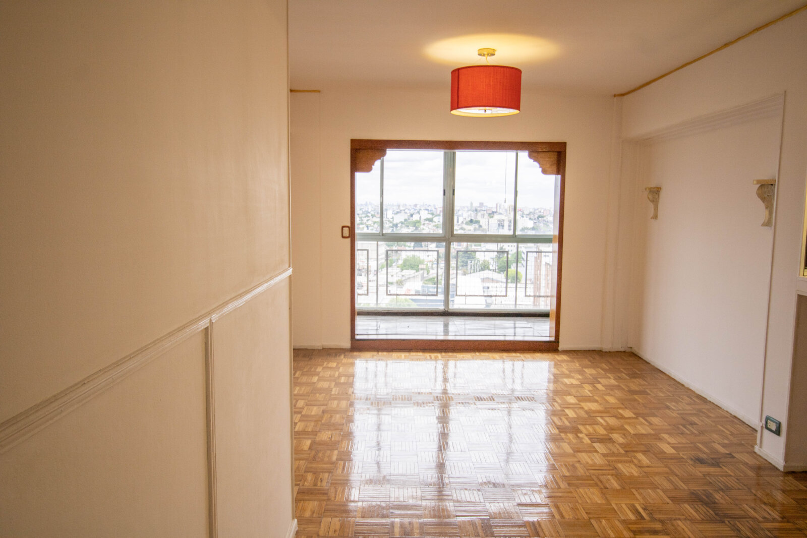 Luminoso Departamento Duplex con balcón terraza y vista panorámica - Seguridad 24hs - 152m² - Ramos Mejía — foto 2