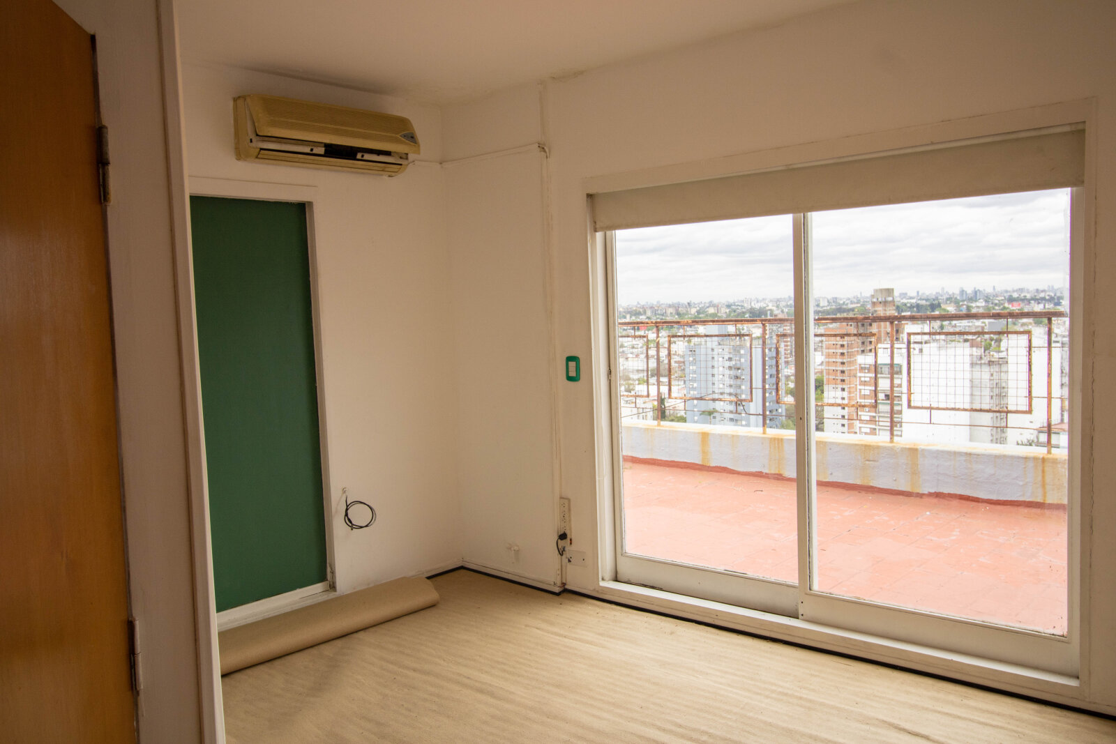 Luminoso Departamento Duplex con balcón terraza y vista panorámica - Seguridad 24hs - 152m² - Ramos Mejía — foto 5
