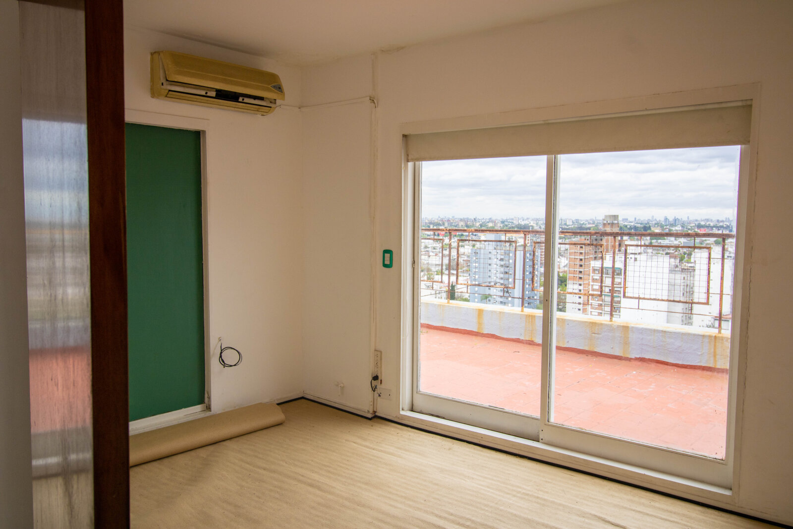 Luminoso Departamento Duplex con balcón terraza y vista panorámica - Seguridad 24hs - 152m² - Ramos Mejía — foto 6