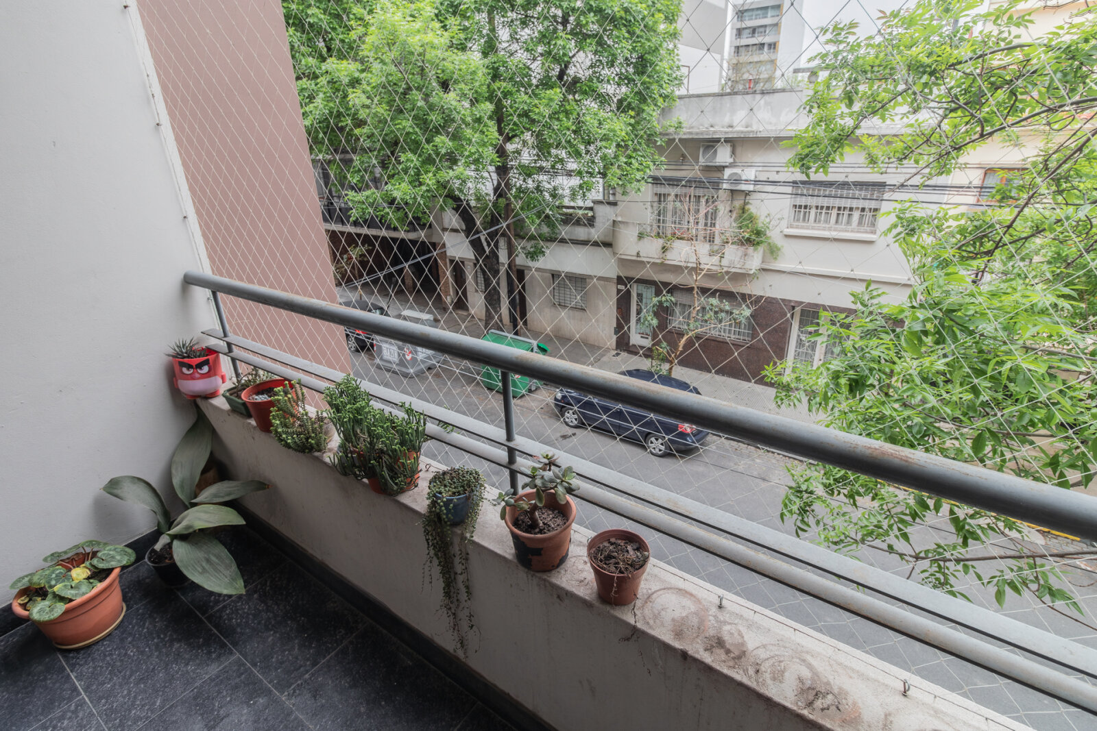 DEPARTAMENTO . FRENTE . BALCÓN Y COCHERA CUBIERTA.BAULERA - 24