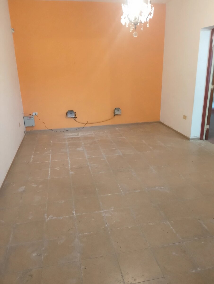COLINAS DE V. SARSFIELD - FTE A PLAZA - A RECICLAR — foto 4