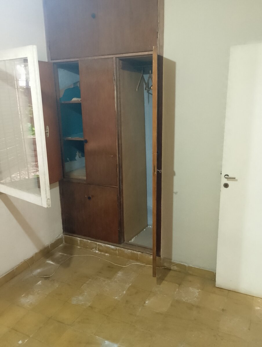 COLINAS DE V. SARSFIELD - FTE A PLAZA - A RECICLAR — foto 8