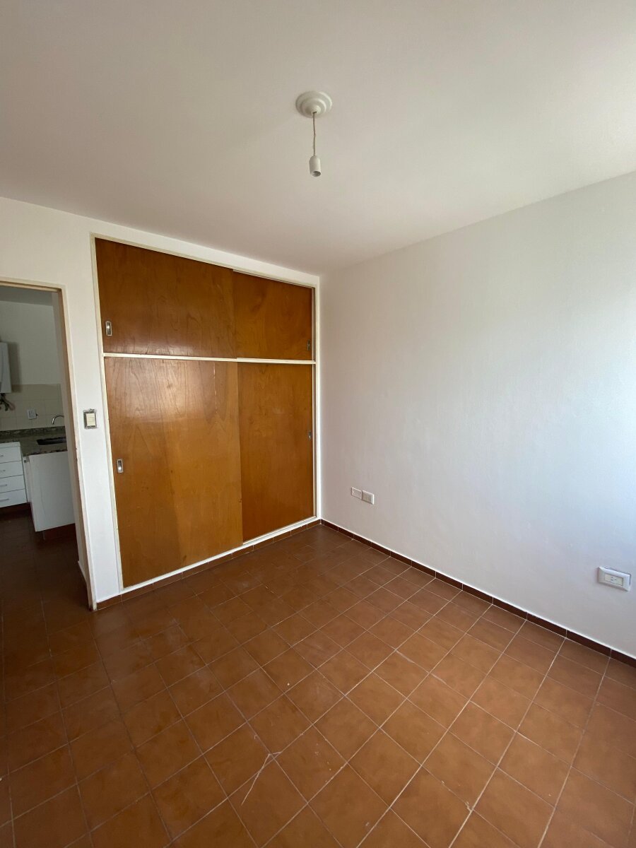 Departamento de 1 Dormitorio al Frente | Centro - Urquiza 351 — foto 4