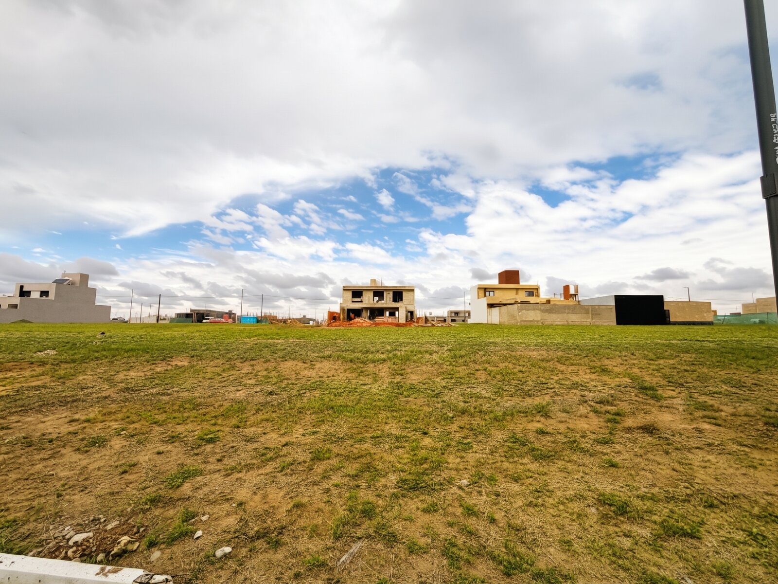 ¡Venta! Lote en Campos de Manantiales ¡Posesión Inmediata!