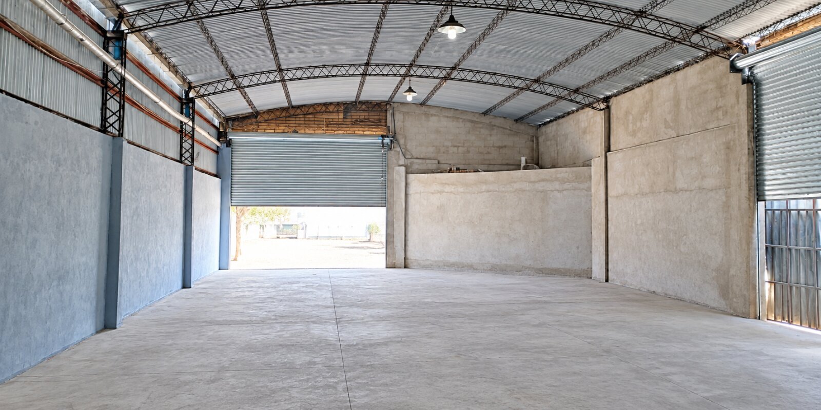 GALPÓN EN ESQUINA – 200 M² CON DOBLE ACCESO - 3