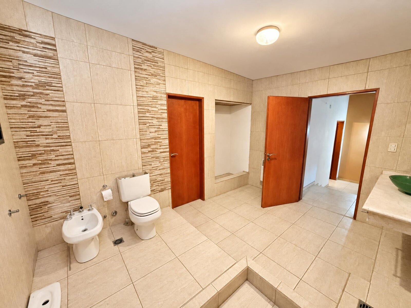 VENTA CASA 6 AMB FLORENCIO VARELA CENTRO — foto 3