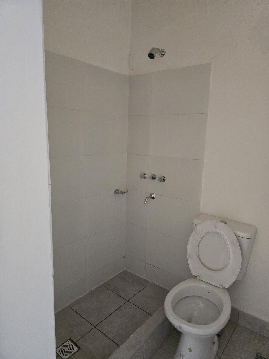 ALQUILER AMPLIA PROPIEDAD DE 3 DORMITORIOS CON PATIO IDEAL PARA VIVIENDA O USO COMERCIAL — foto 11