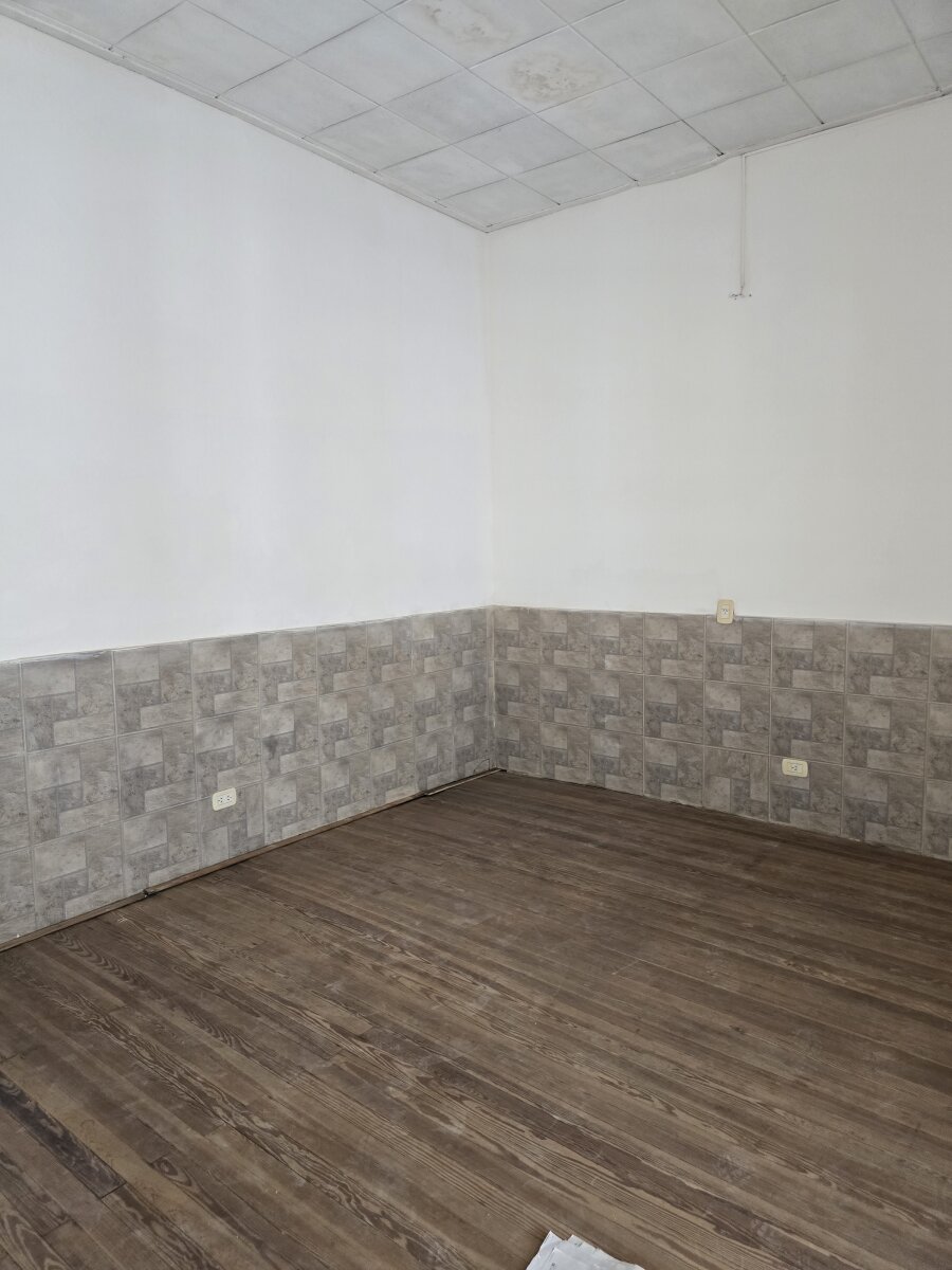 ALQUILER AMPLIA PROPIEDAD DE 3 DORMITORIOS CON PATIO IDEAL PARA VIVIENDA O USO COMERCIAL — foto 7