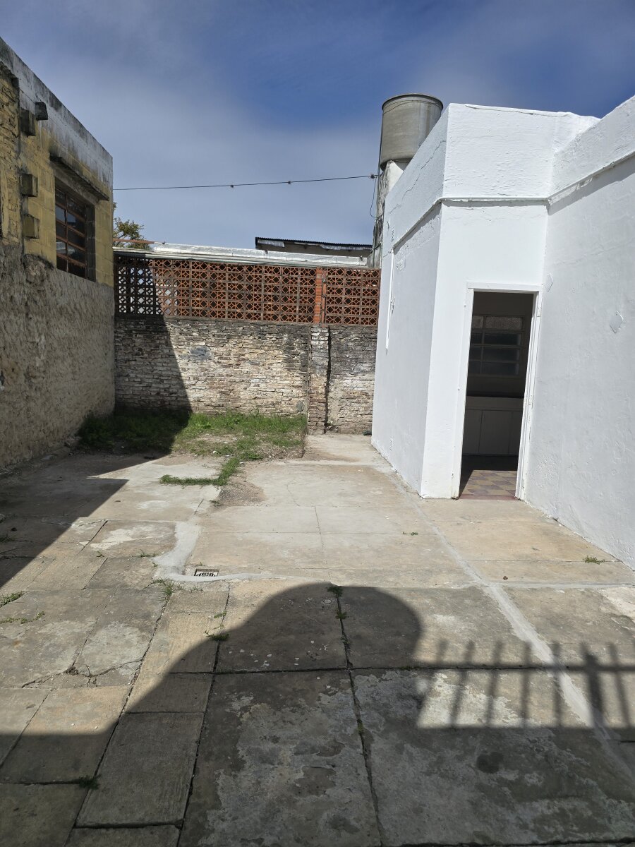 ALQUILER AMPLIA PROPIEDAD DE 3 DORMITORIOS CON PATIO IDEAL PARA VIVIENDA O USO COMERCIAL — foto 10