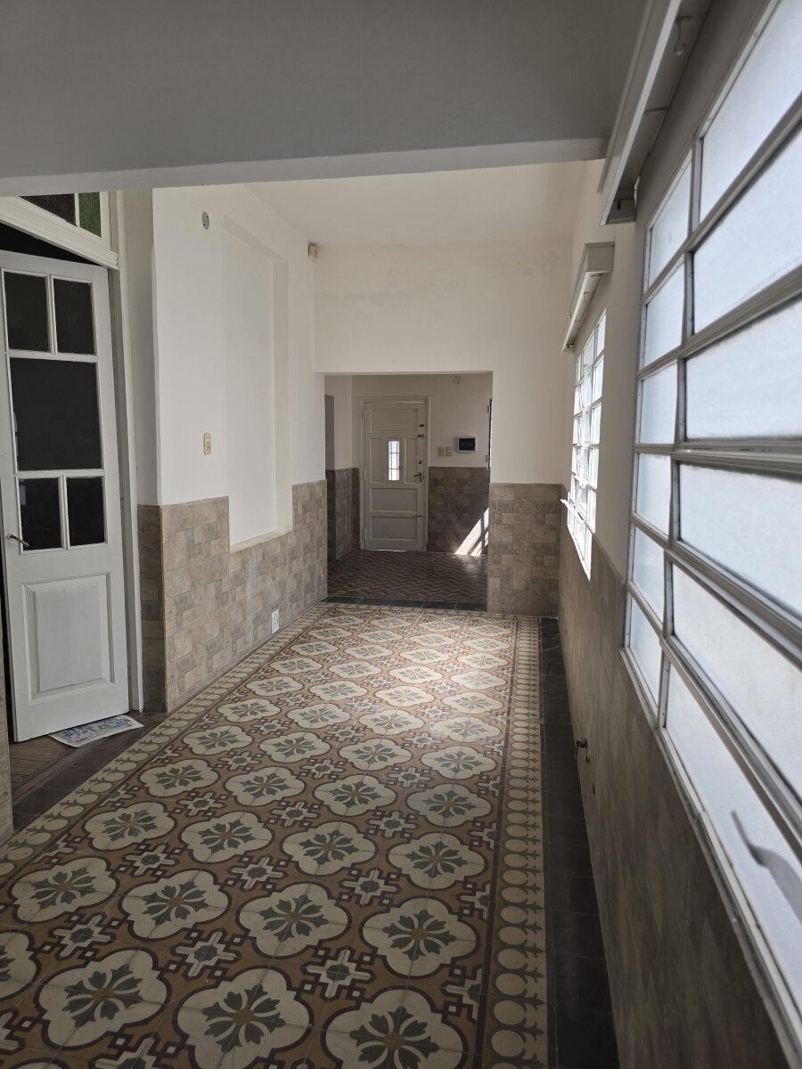 ALQUILER AMPLIA PROPIEDAD DE 3 DORMITORIOS CON PATIO IDEAL PARA VIVIENDA O USO COMERCIAL — foto 6