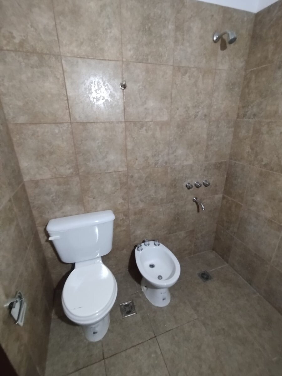 ALQUILO MONOAMBIENTE CON PATIO - GARIBALDI Y SAN MARTIN — foto 12