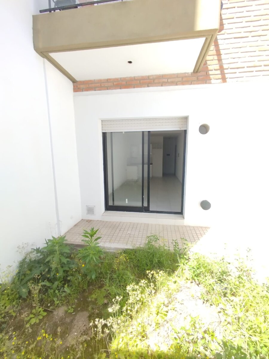 ALQUILO MONOAMBIENTE CON PATIO - GARIBALDI Y SAN MARTIN — foto 7