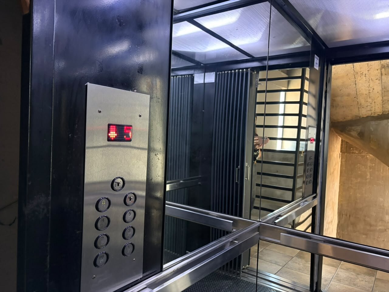 Monoambiente amplio y luminoso con balcón — foto 10