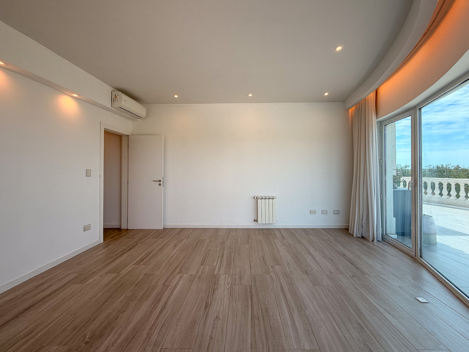 VENTA DEPARTAMENTO 2 DORMITORIOS- 2 COCHERAS- VISTA AL RÍO- AMENITIES - 23