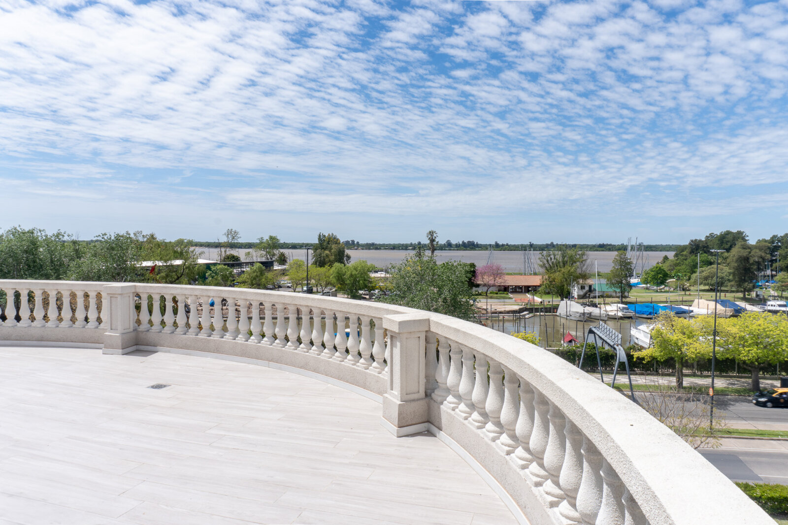VENTA DEPARTAMENTO 2 DORMITORIOS- 2 COCHERAS- VISTA AL RÍO- AMENITIES - 24