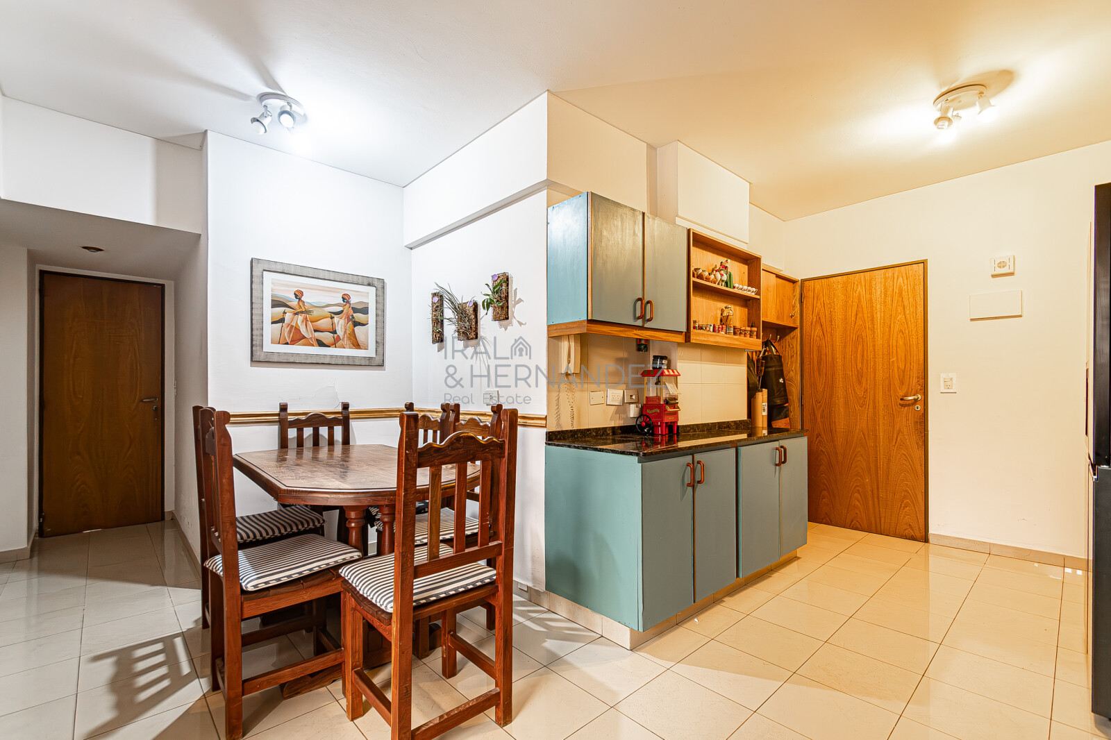 Semipiso 4 ambientes, en Av. Cabildo al 600 - Venta - 19
