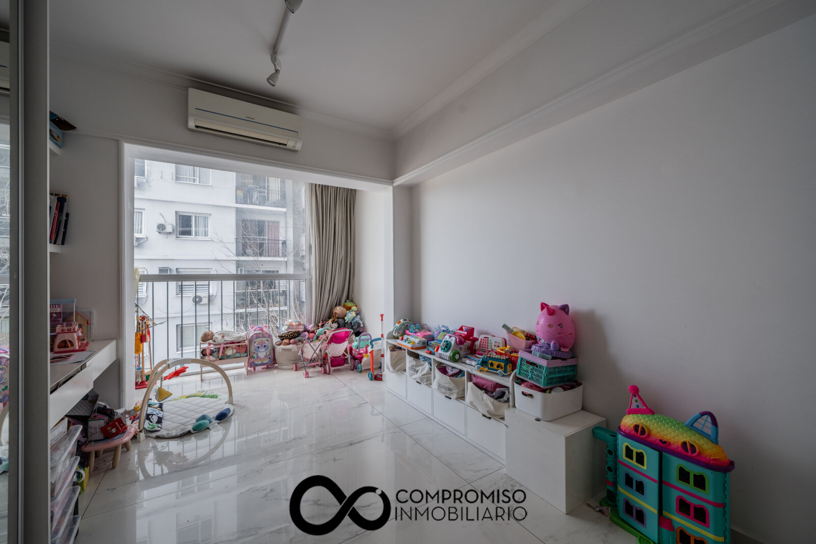 Venta. Departamento 5 Ambientes. Terraza, Quincho, Vista. 2 Cocheras. Palermo - 33
