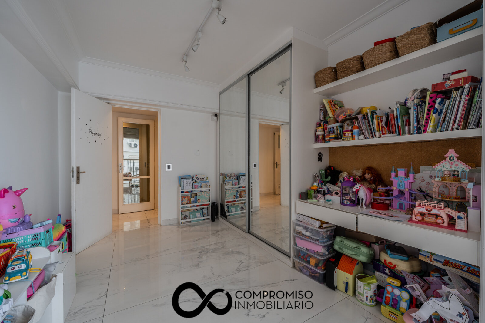 Venta. Departamento 5 Ambientes. Terraza, Quincho, Vista. 2 Cocheras. Palermo - 32