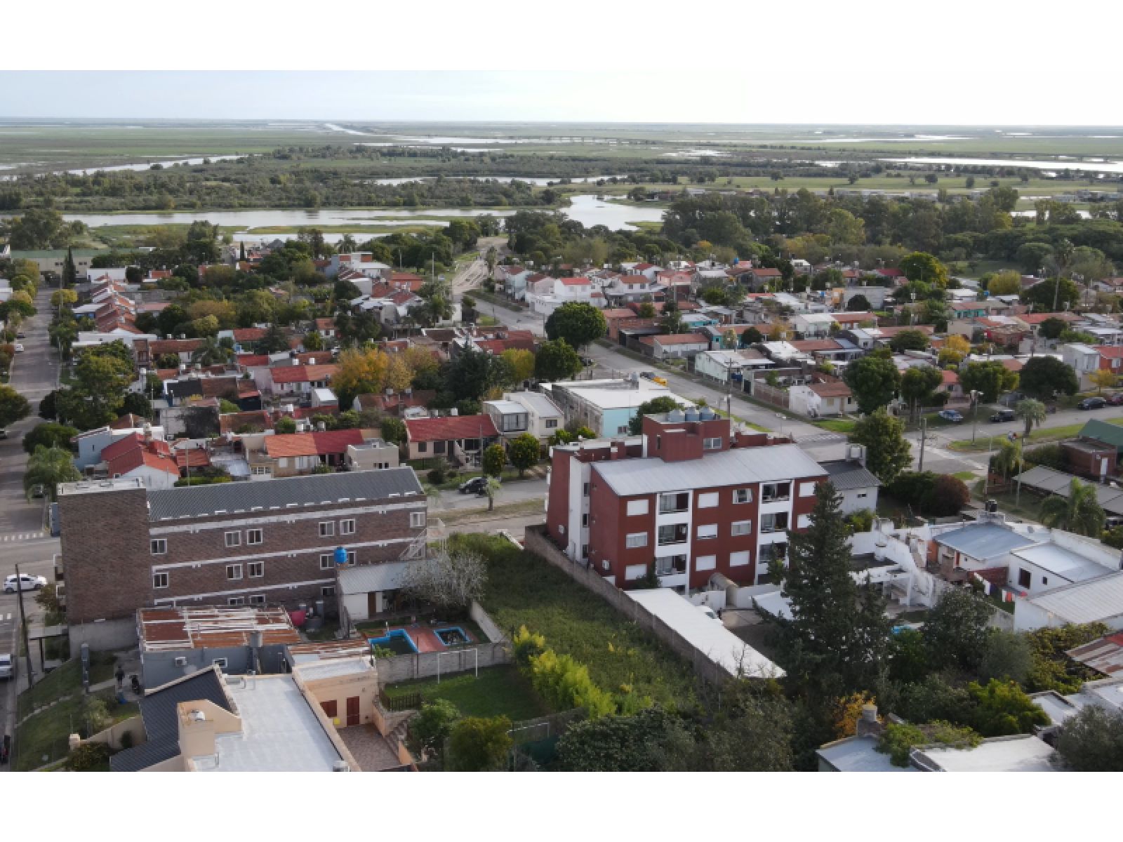 Terreno de 10x47 - ubicacion excepcional y vista al rio, ideal proyecto. - 2