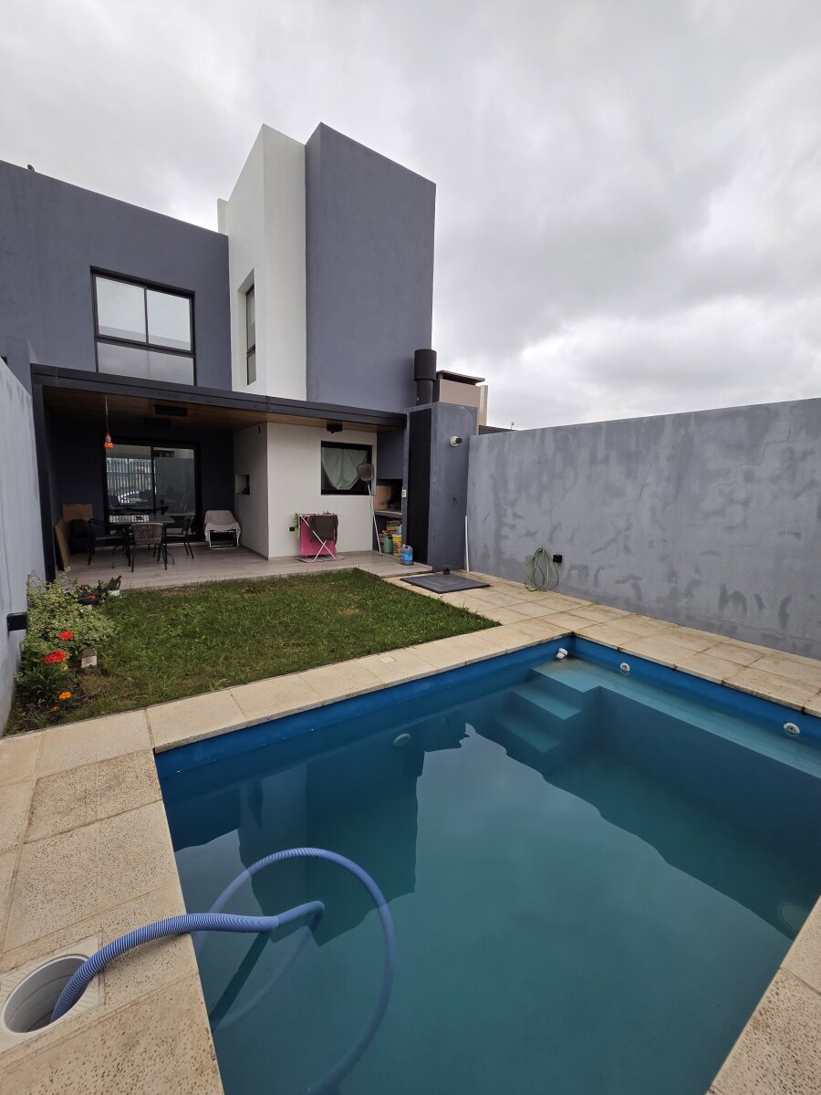ALQUILER- DOCTA PARQUE- DUPLEX 3DORM- PISCINA- PATIO