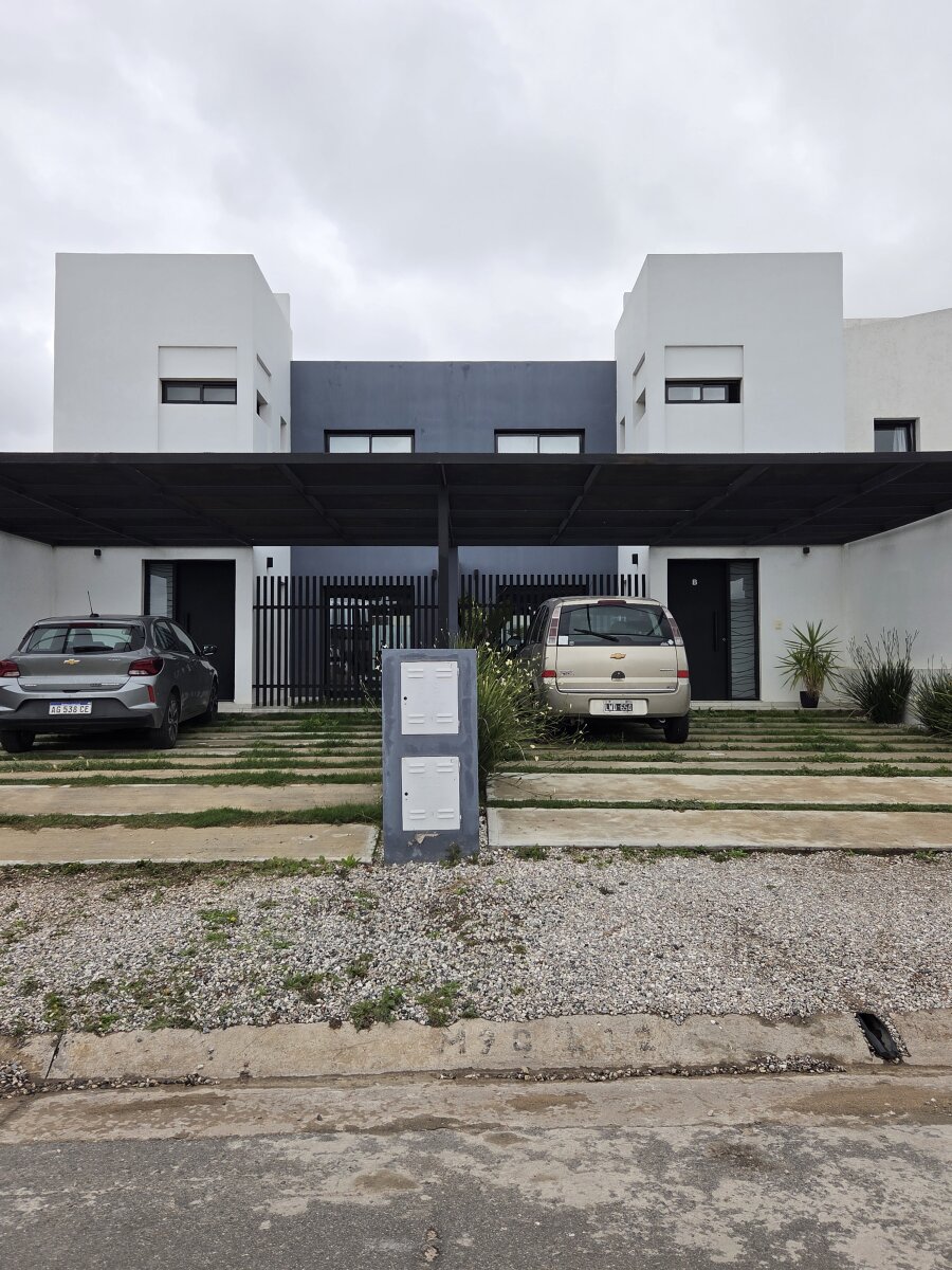 ALQUILER- DOCTA PARQUE- DUPLEX 3DORM- PISCINA- PATIO - Imagen 4