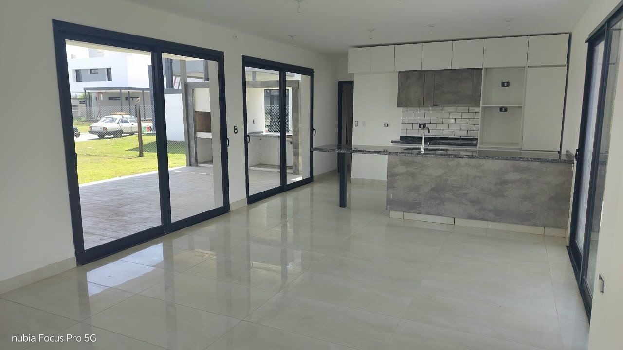 ALQUILER CASA 3 DORM 3BAÑOS C/PATIO Ch Y ASADOR  en HOUSING - E53 $ 1.200.000 - Imagen 2
