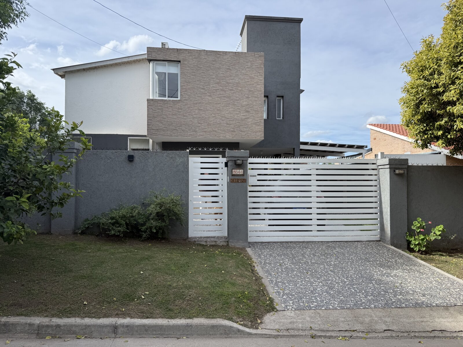 Casa con gran parque y pileta en Villa Rivera Indarte- 4 dorm, 3 baños, cochera techada — foto 3